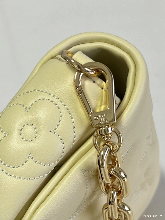 Firstbags ru BUBBLEGRAM STRAP WALLET VUITTON LOUIS ON 0806